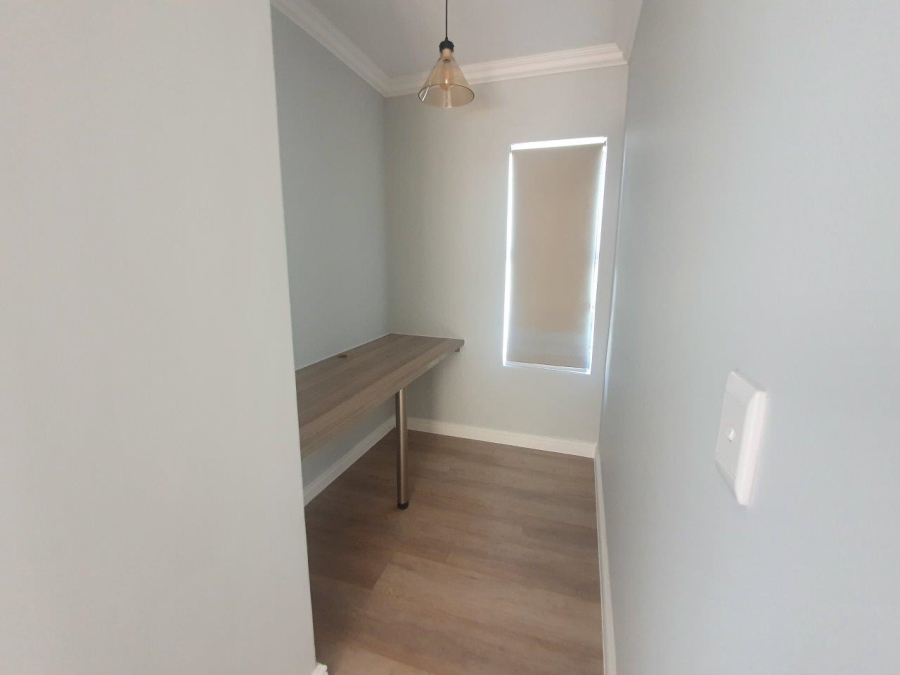 3 Bedroom Property for Sale in Sunningdale Western Cape
